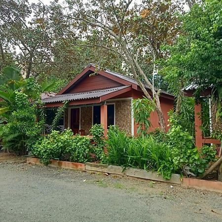 Pina House Hotel Kep Exterior foto