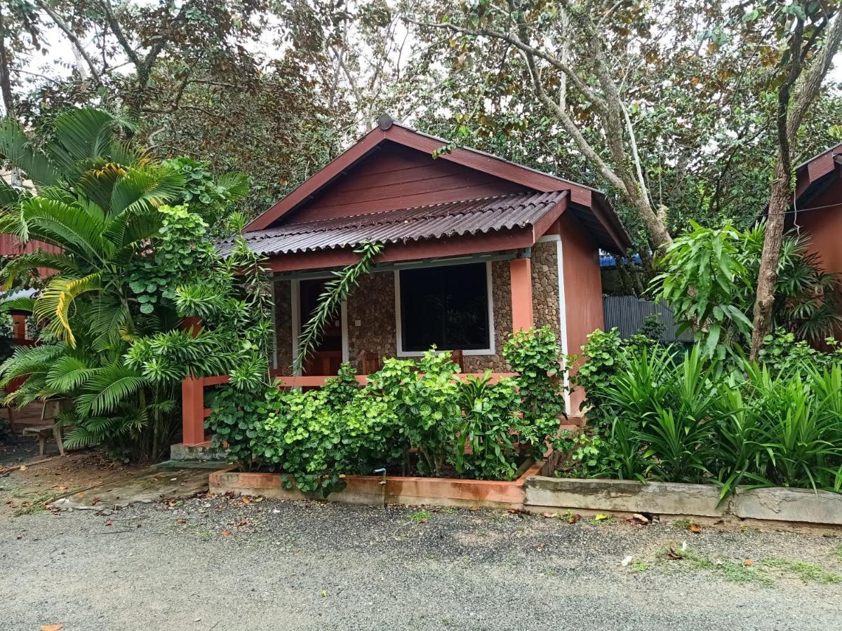 Pina House Hotel Kep Exterior foto